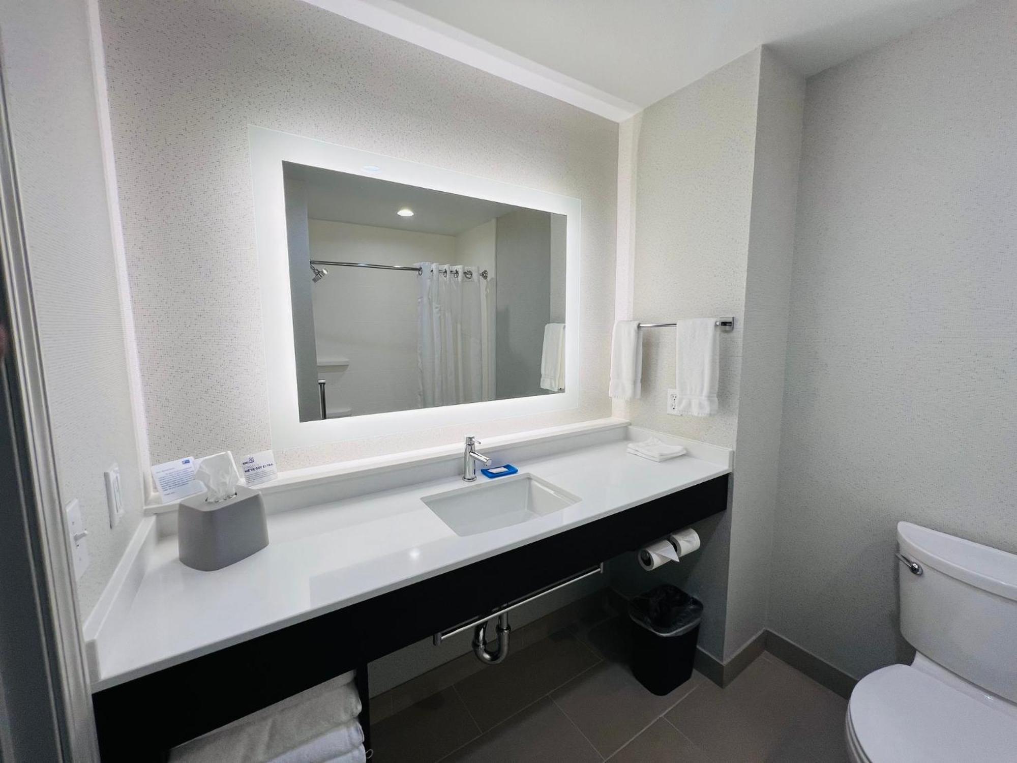 Holiday Inn Express & Suites Salinas By Ihg Luaran gambar