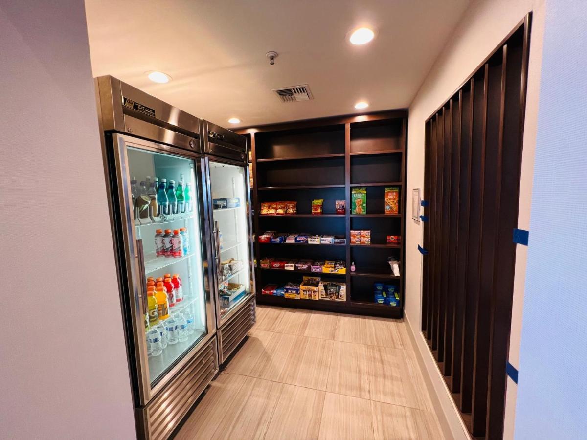 Holiday Inn Express & Suites Salinas By Ihg Luaran gambar