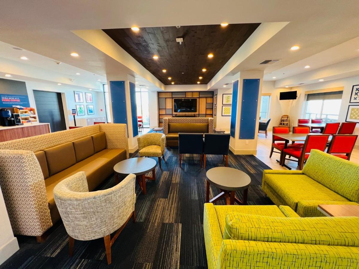 Holiday Inn Express & Suites Salinas By Ihg Luaran gambar
