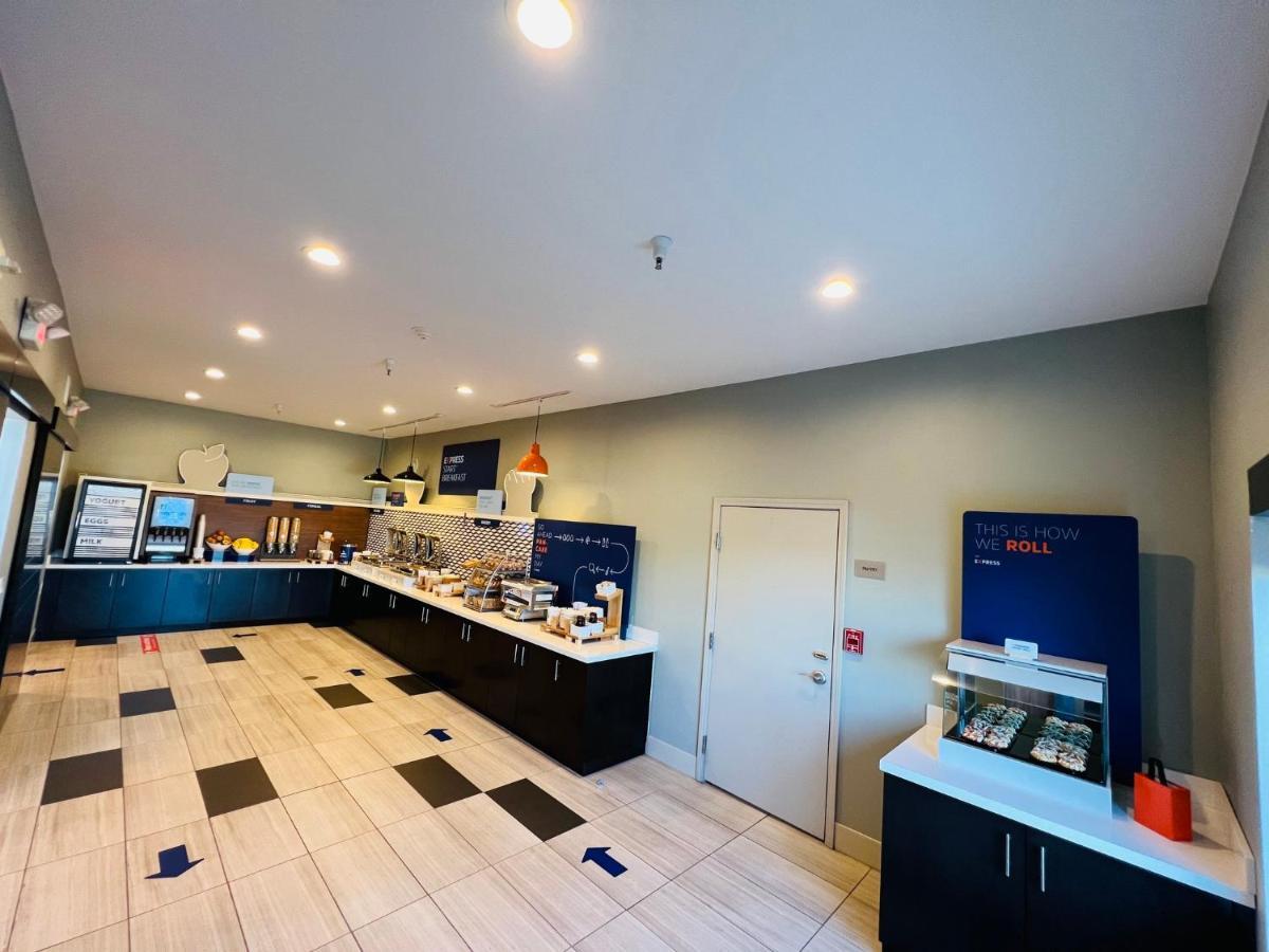 Holiday Inn Express & Suites Salinas By Ihg Luaran gambar