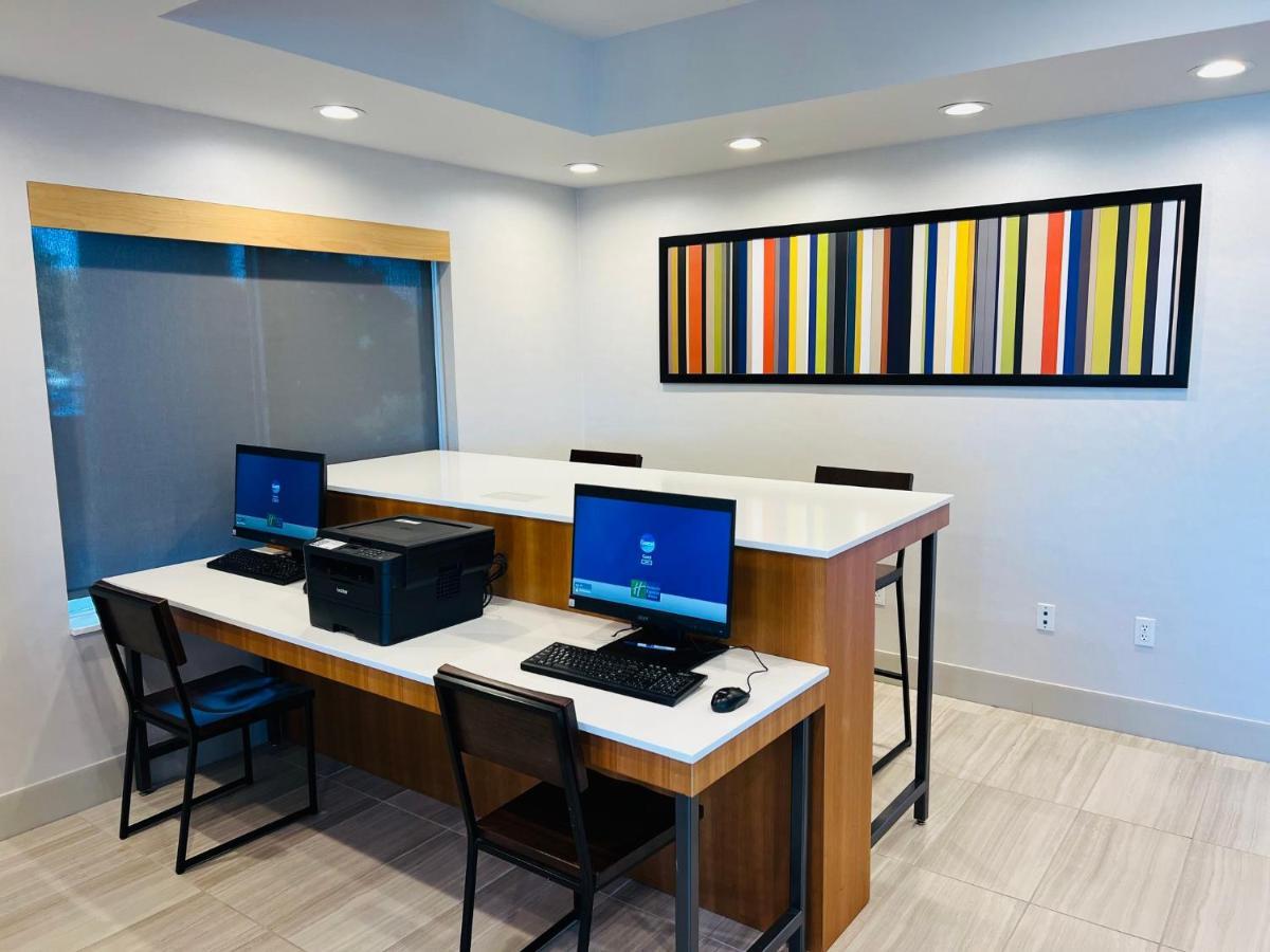 Holiday Inn Express & Suites Salinas By Ihg Luaran gambar